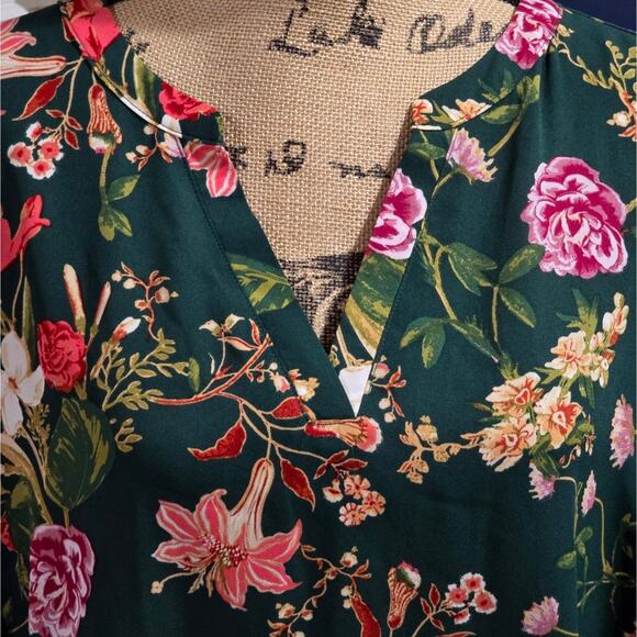 Maurices Roll Tab Floral Green Women's Top Plus Size‎ 3X - Picture 6 of 8